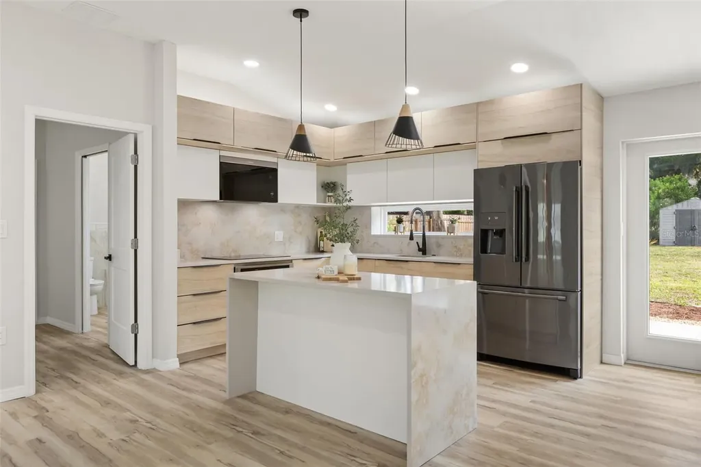 384 Magnolia Place Debary FL 32713