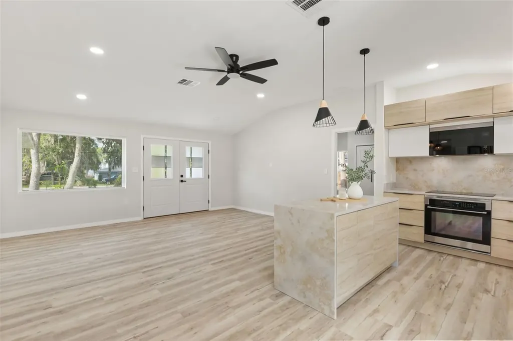 384 Magnolia Place Debary FL 32713