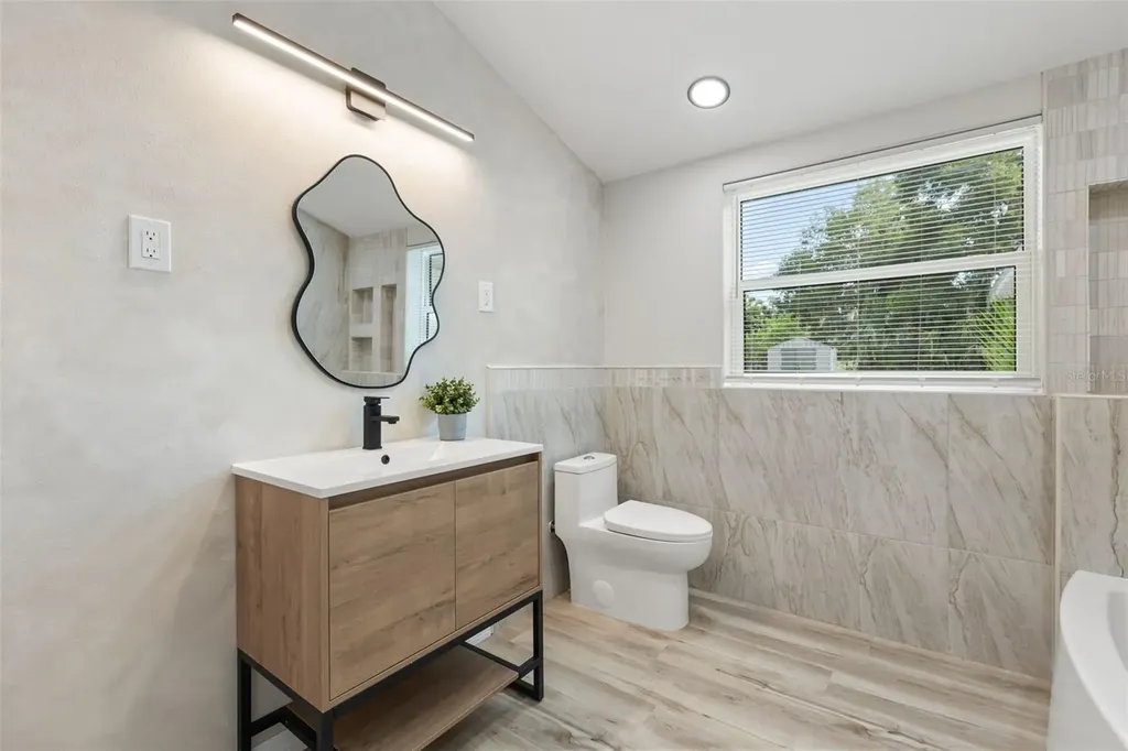 384 Magnolia Place Debary FL 32713