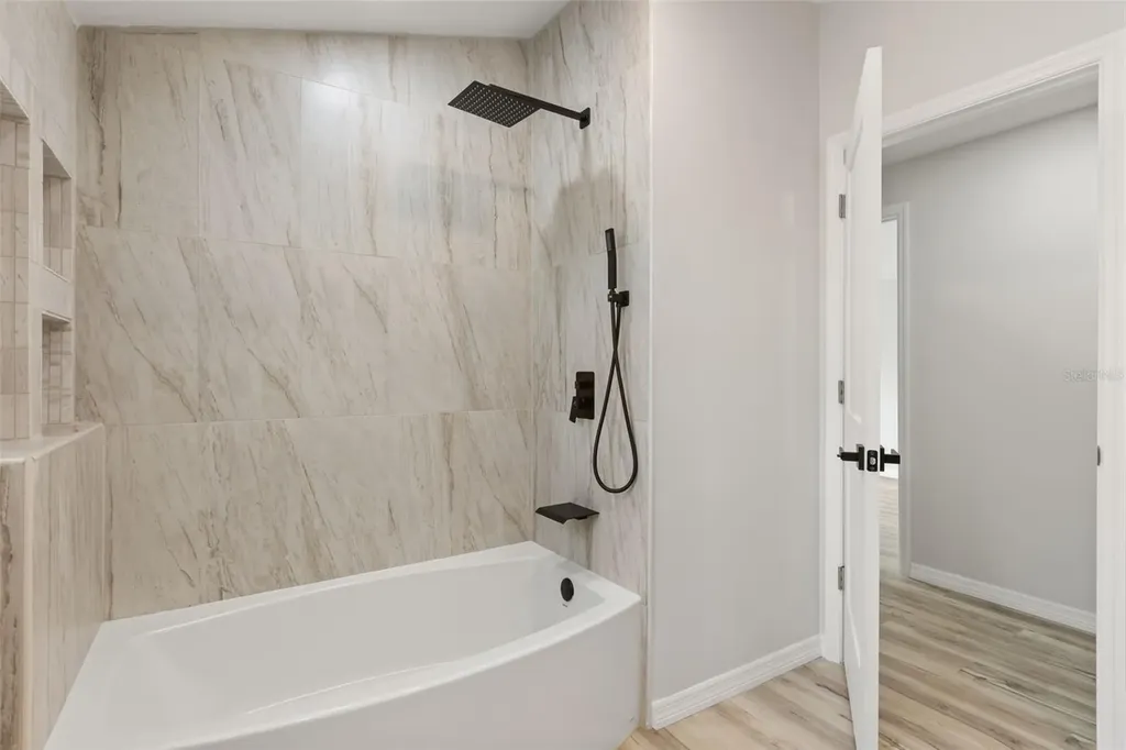 384 Magnolia Place Debary FL 32713