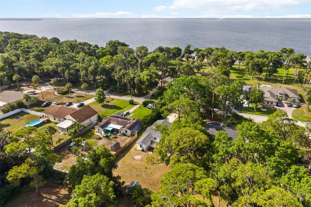 384 Magnolia Place Debary FL 32713