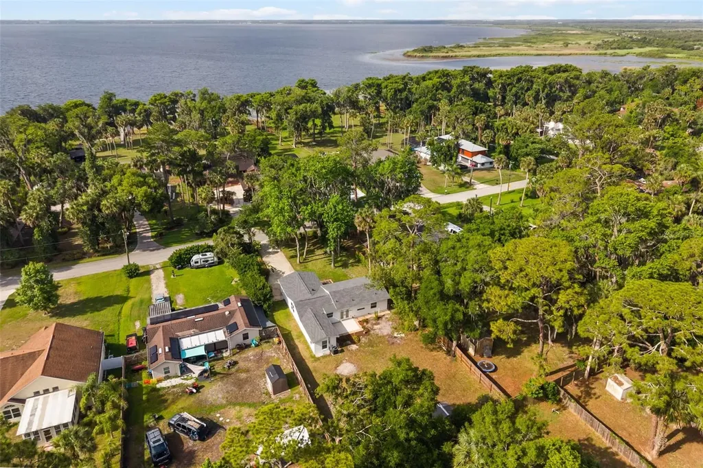 384 Magnolia Place Debary FL 32713