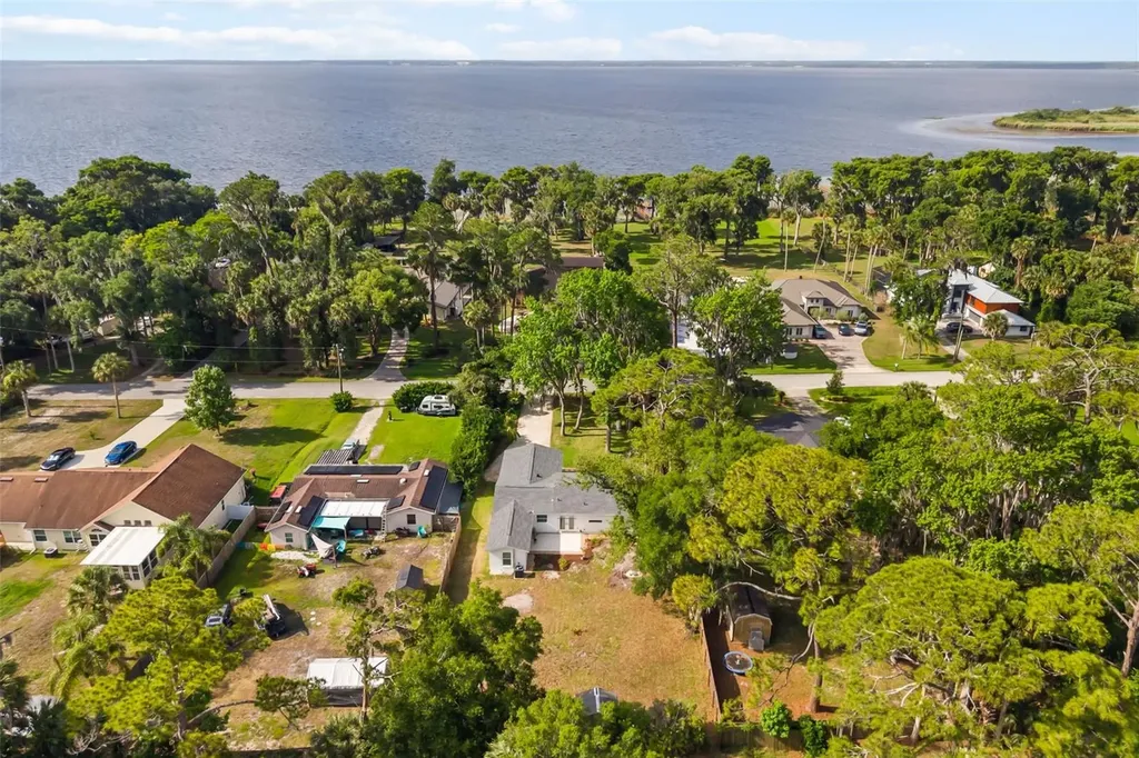 384 Magnolia Place Debary FL 32713