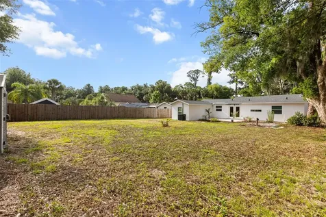 384 Magnolia Place Debary FL 32713
