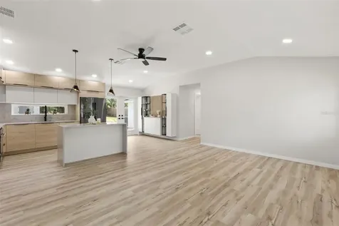 384 Magnolia Place Debary FL 32713