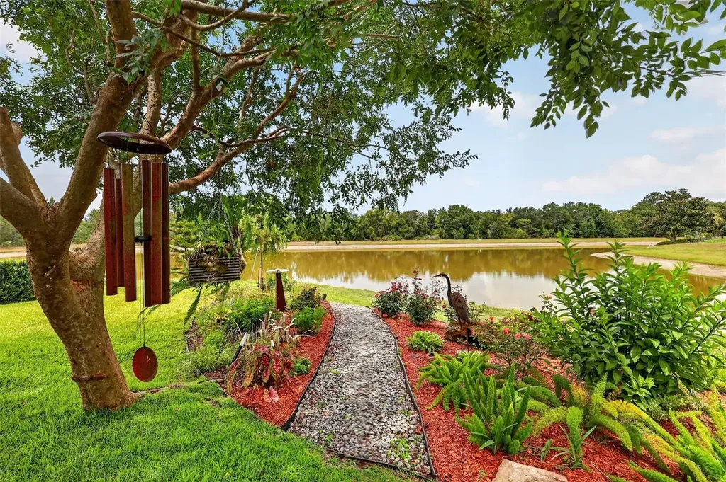 2003 Bayside Avenue Mount Dora FL 32757