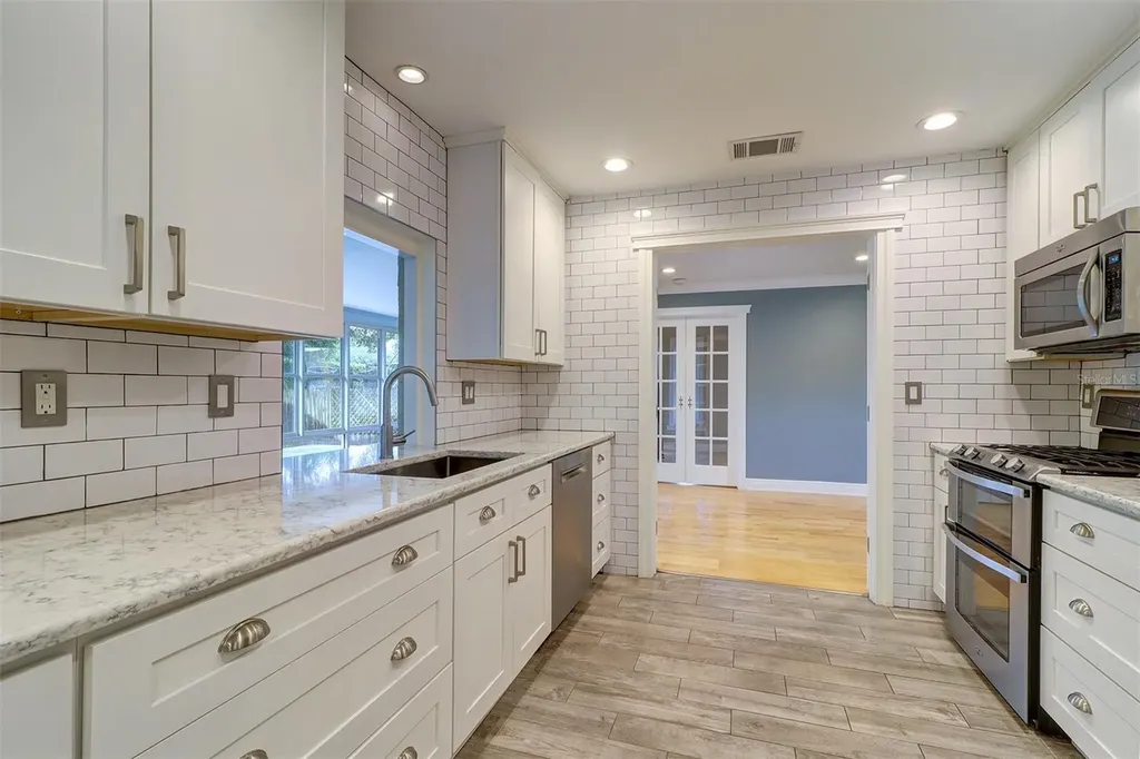 2958 Meadow Wood Drive Clearwater FL 33761