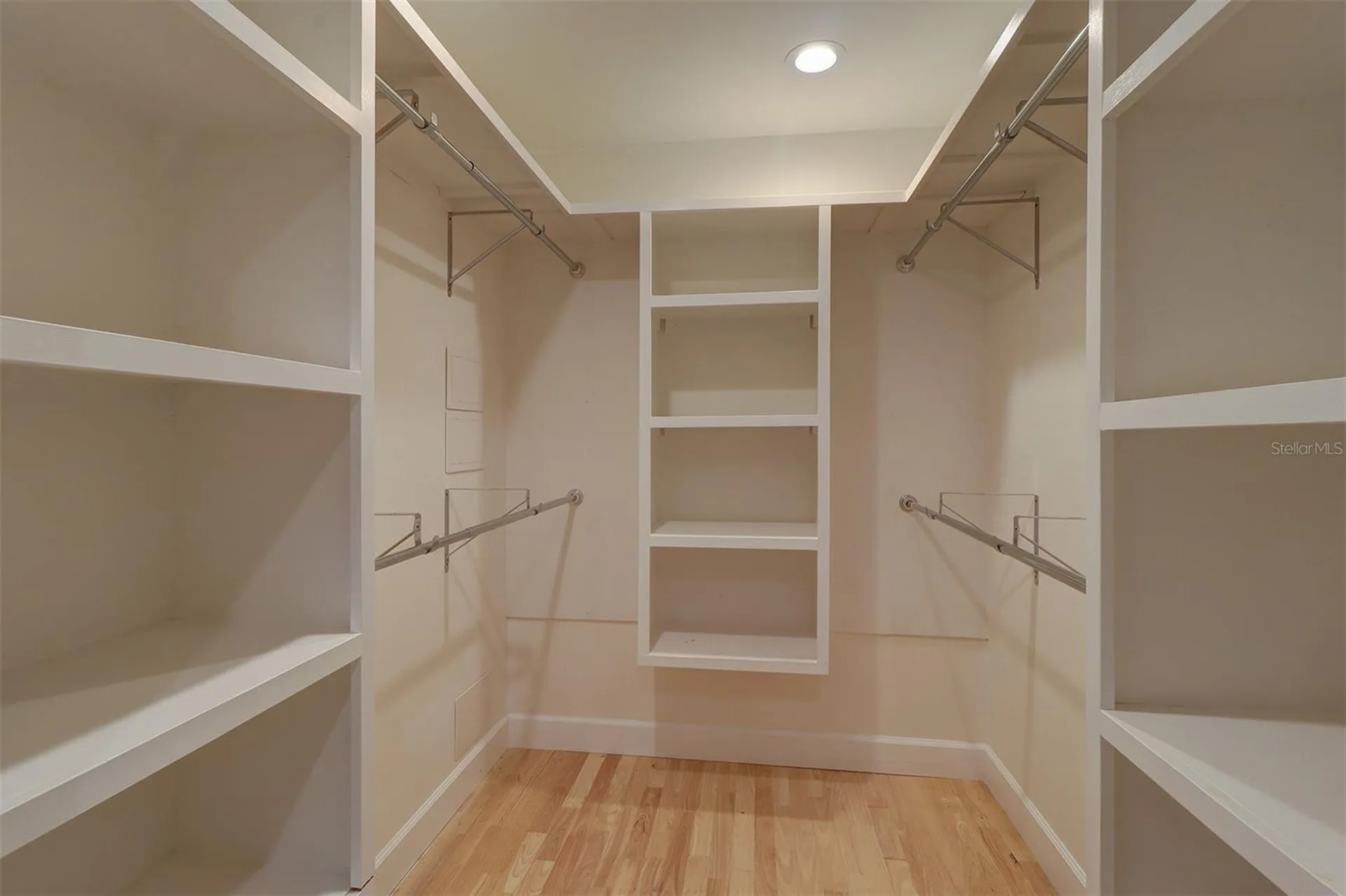 2958 Meadow Wood Drive Clearwater FL 33761