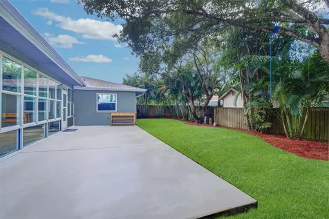 2958 Meadow Wood Drive Clearwater FL 33761