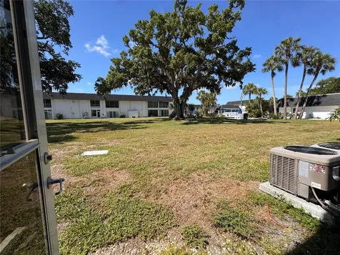 202 46th Terrace W Bradenton FL 34202