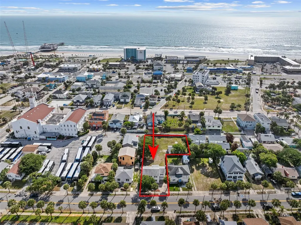 129 S Wild Olive Avenue Daytona Beach FL 32118