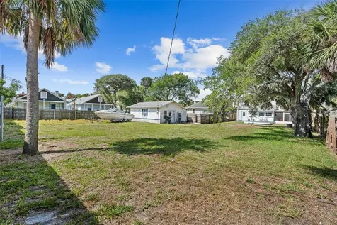 129 S Wild Olive Avenue Daytona Beach FL 32118