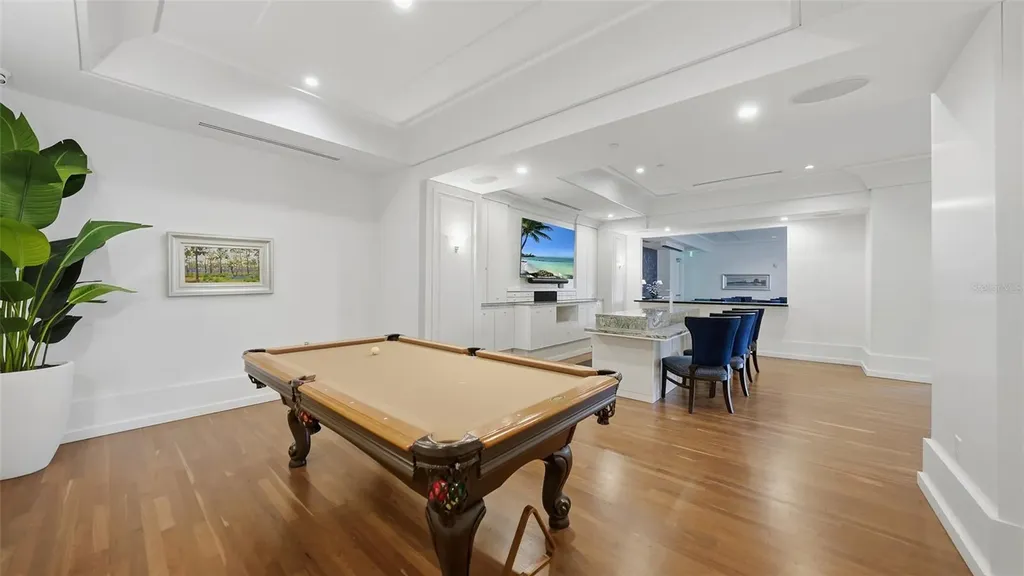 1350 Main Street Sarasota FL 34236