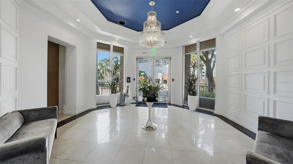 1350 Main Street Sarasota FL 34236