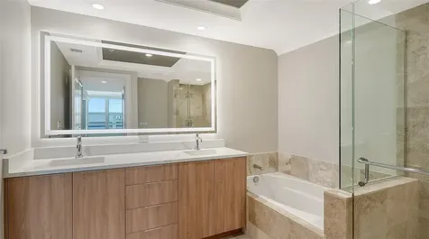 1350 Main Street Sarasota FL 34236