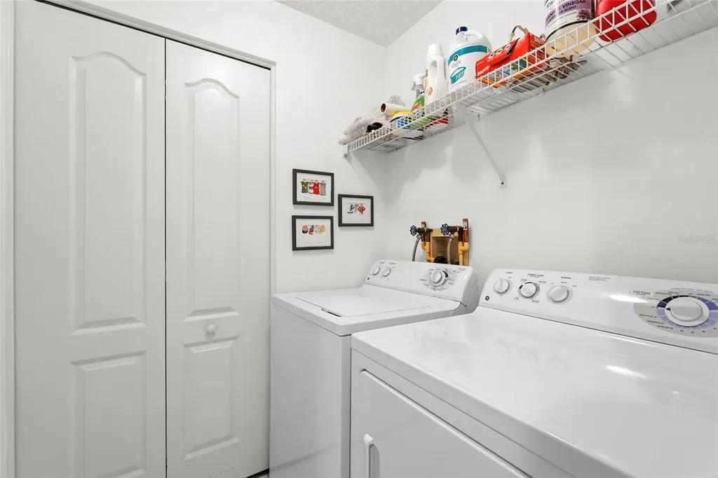 9550 High Gate Drive Sarasota FL 34238