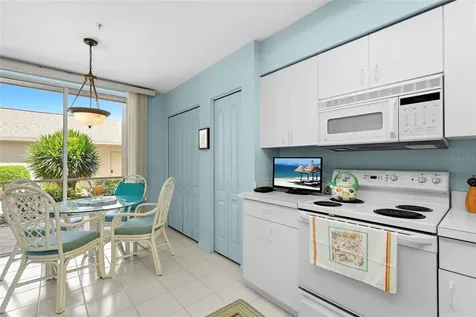 9550 High Gate Drive Sarasota FL 34238