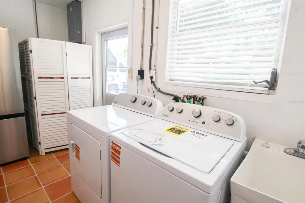 671 47th Street Sarasota FL 34234