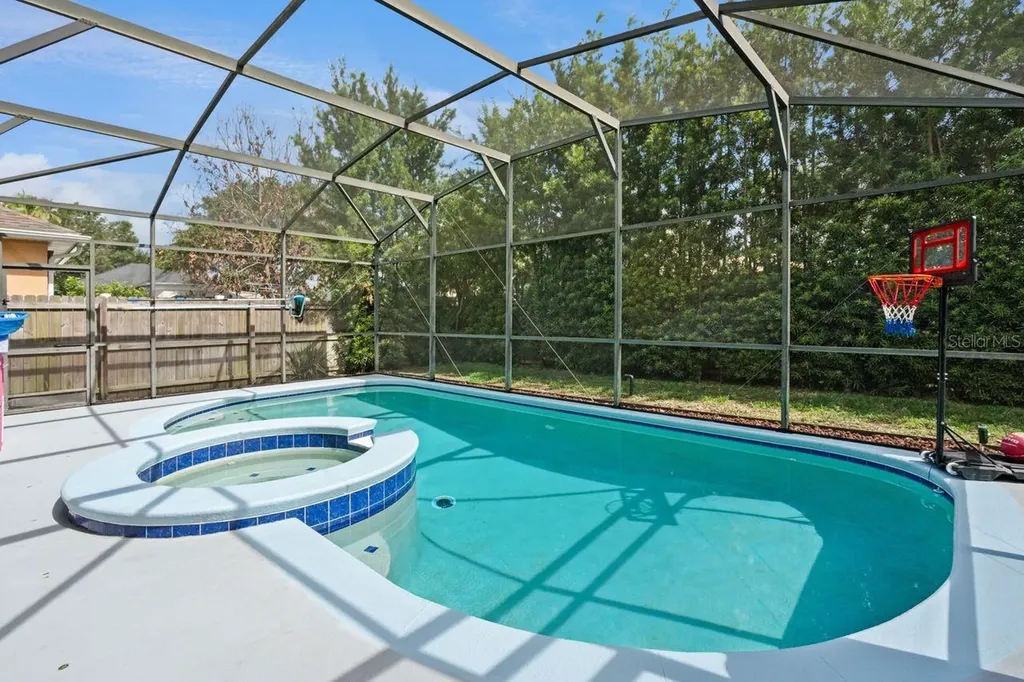 8484 Dover View Lane Orlando FL 32829