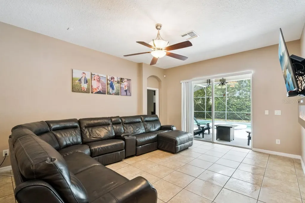 8484 Dover View Lane Orlando FL 32829