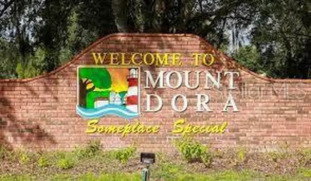 5268 Greenheart Avenue Mount Dora FL 32757