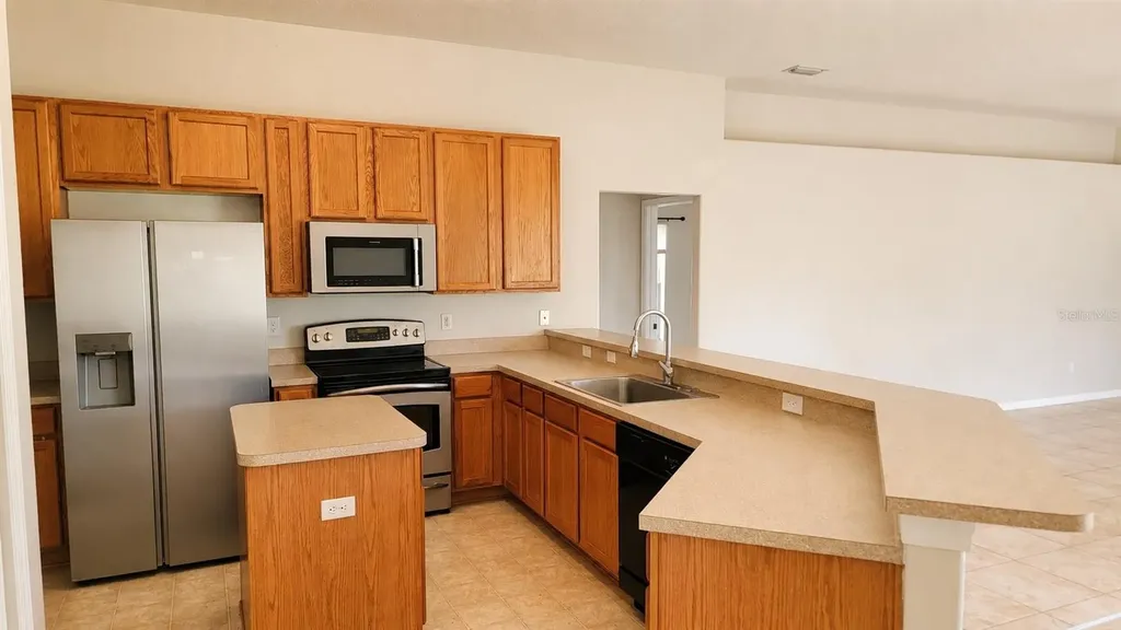 1607 Avondale Ridge Drive Plant City FL 33567