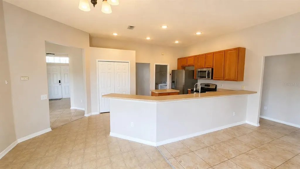 1607 Avondale Ridge Drive Plant City FL 33567