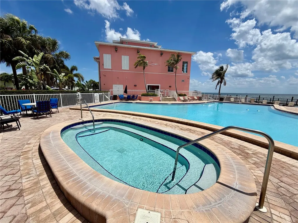 5117 Salmon Drive SE St Petersburg FL 33705