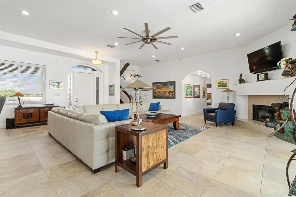 833 Ponce De Leon Drive Tierra Verde FL 33715