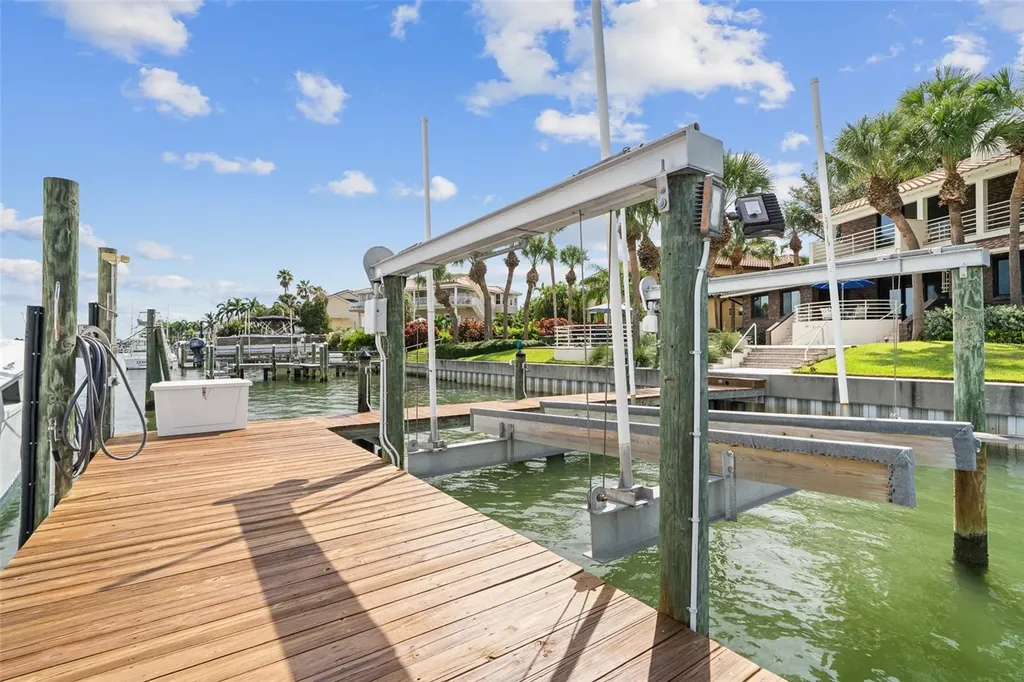 833 Ponce De Leon Drive Tierra Verde FL 33715