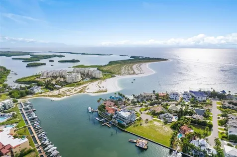 833 Ponce De Leon Drive Tierra Verde FL 33715