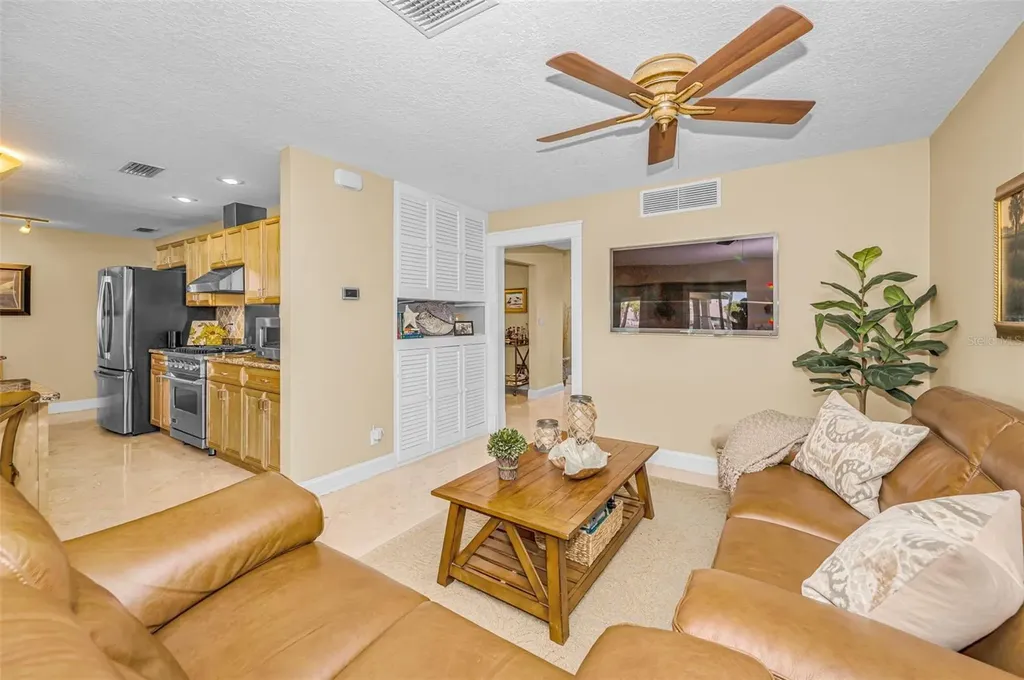 1201 81st Street S St Petersburg FL 33707