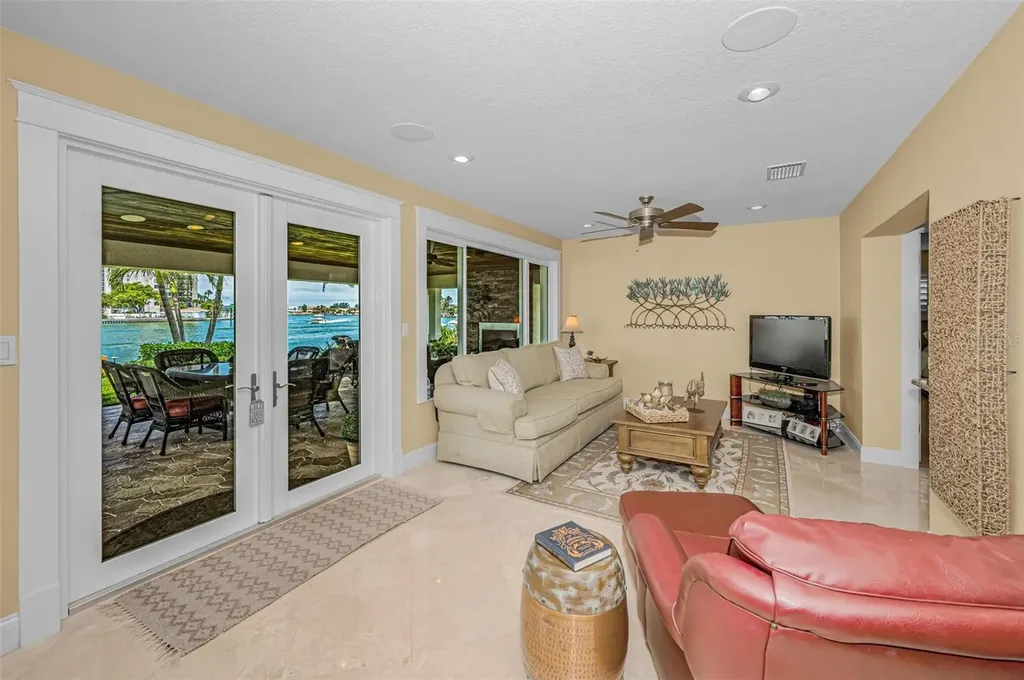 1201 81st Street S St Petersburg FL 33707