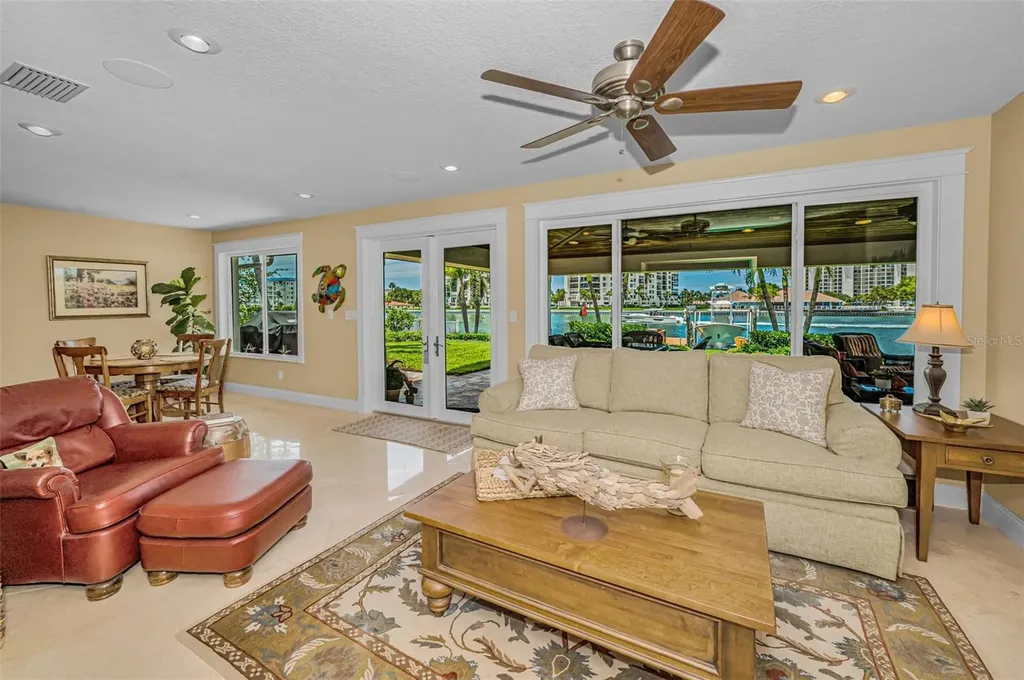 1201 81st Street S St Petersburg FL 33707