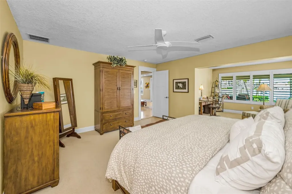 1201 81st Street S St Petersburg FL 33707