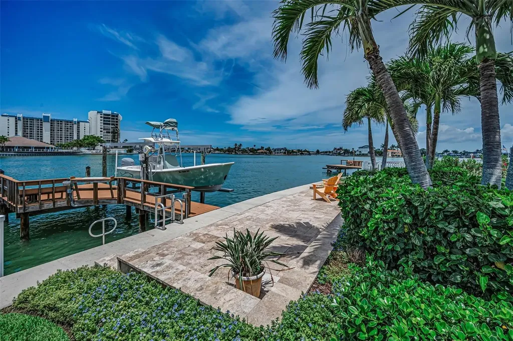 1201 81st Street S St Petersburg FL 33707