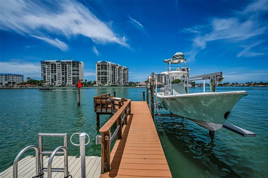 1201 81st Street S St Petersburg FL 33707
