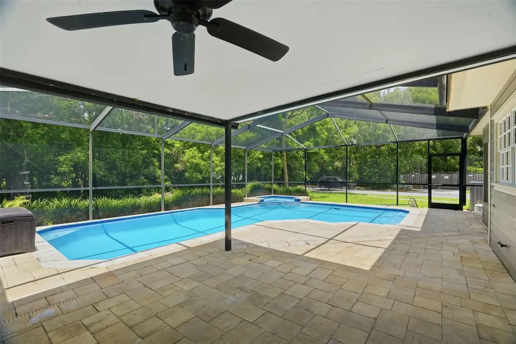 16706 Vallely Drive Tampa FL 33618