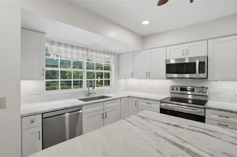 16706 Vallely Drive Tampa FL 33618