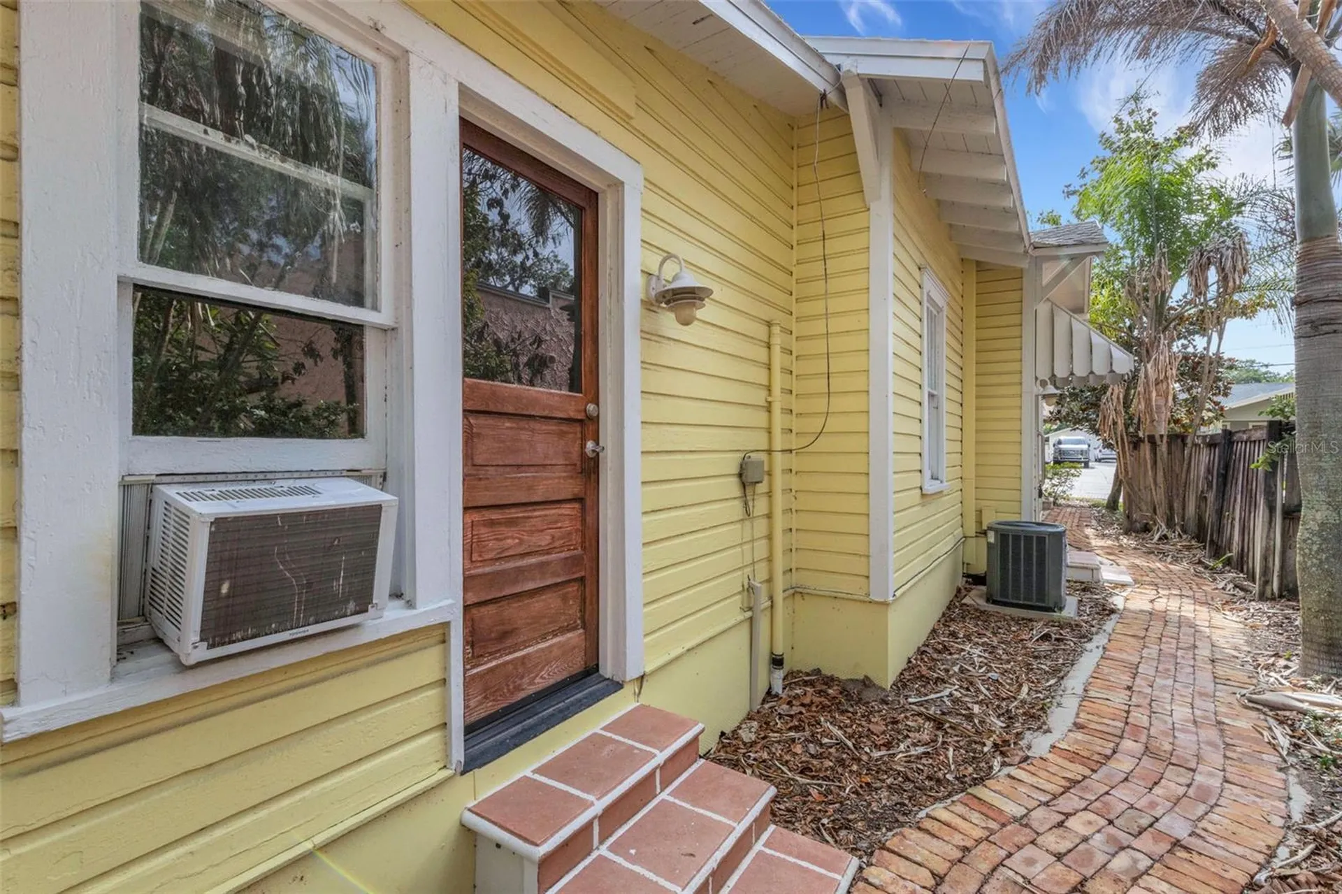 833/835 Johnson Avenue Lakeland FL 33801