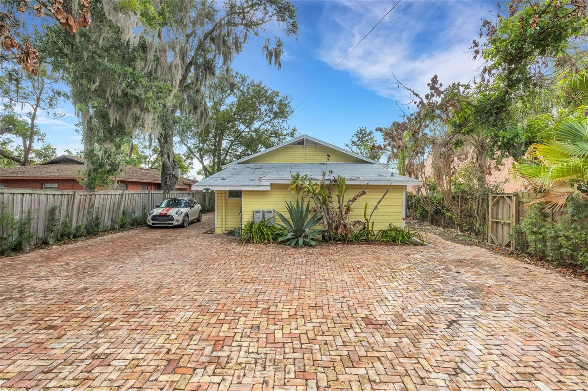 833/835 Johnson Avenue Lakeland FL 33801