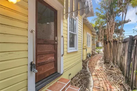 833/835 Johnson Avenue Lakeland FL 33801