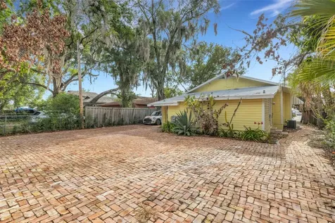 833/835 Johnson Avenue Lakeland FL 33801