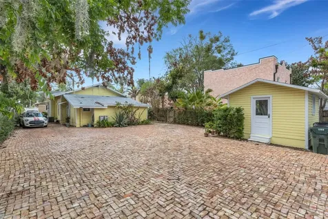 833/835 Johnson Avenue Lakeland FL 33801