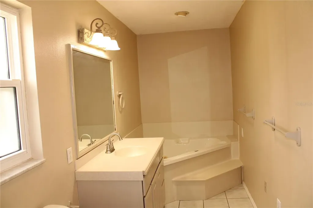 4215 18th Avenue Drive W Bradenton FL 34205