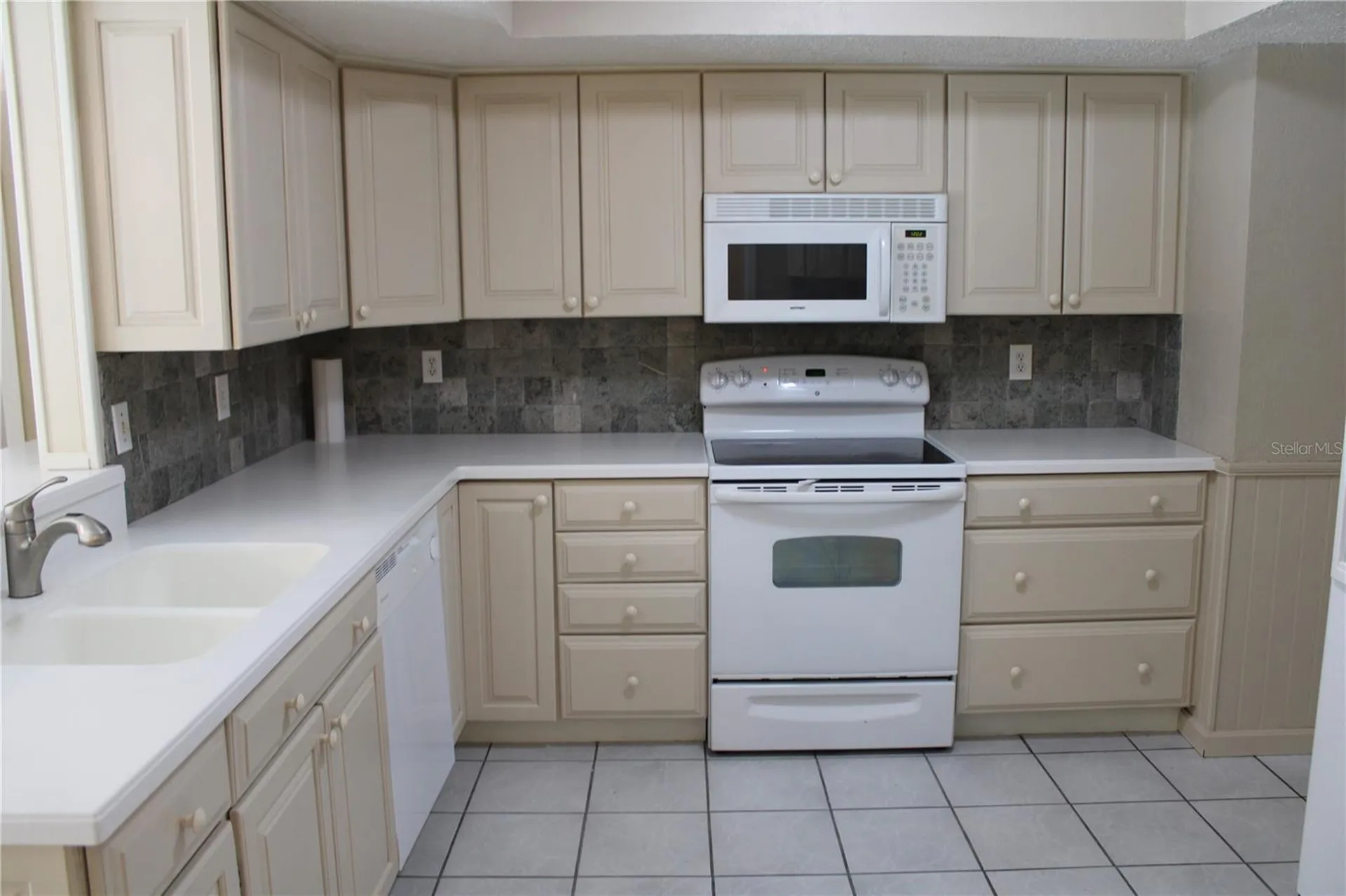 4215 18th Avenue Drive W Bradenton FL 34205