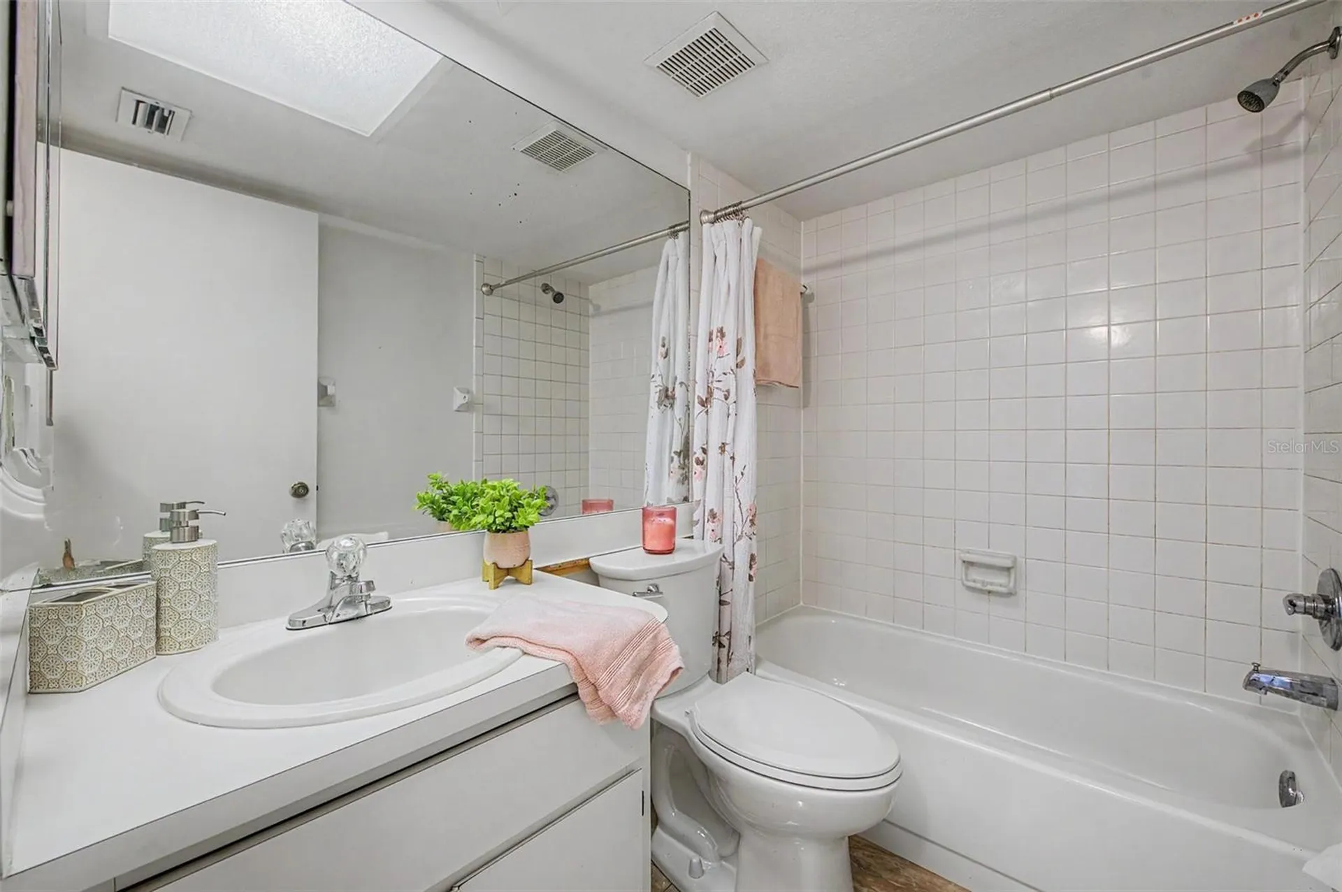 202 Mary Drive Oldsmar FL 34677