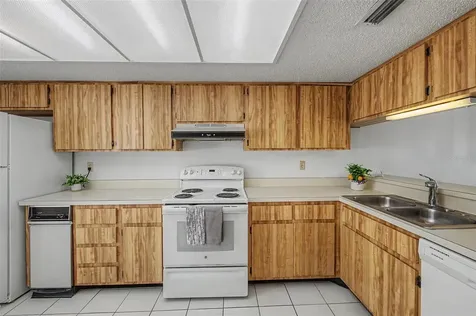 202 Mary Drive Oldsmar FL 34677