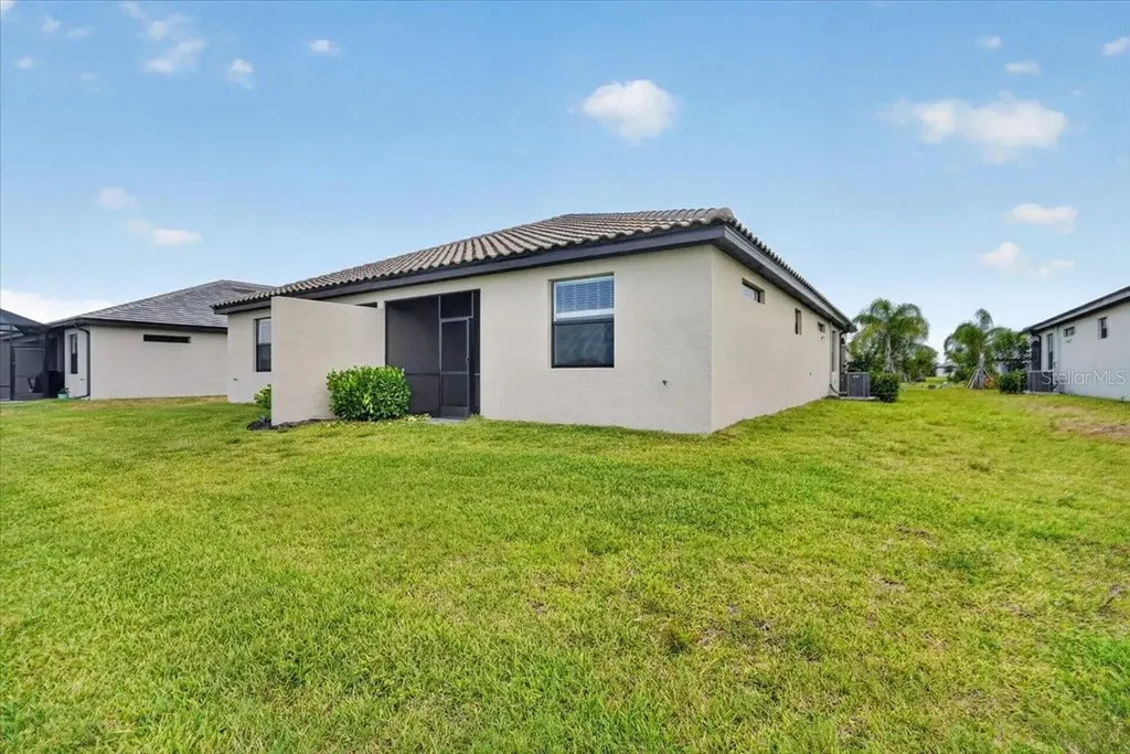 5316 Crystal Harbor Cove Bradenton FL 34211