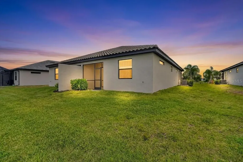 5316 Crystal Harbor Cove Bradenton FL 34211